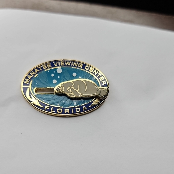 manatee viewing center florida Jewelry - Manatee Viewing Center Florida Lapel souvenir Travel‎